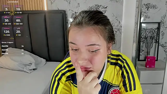 Maya_johnson2 live