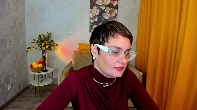 MayaNoire live