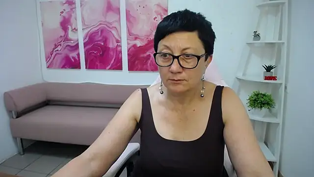EmilyL0ve live
