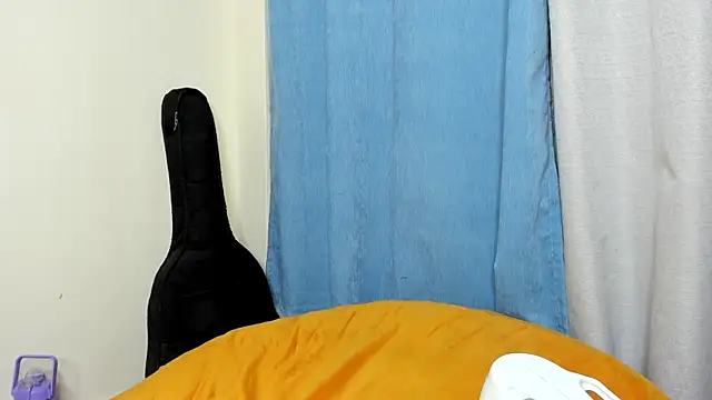 Dynasty_Smiles live