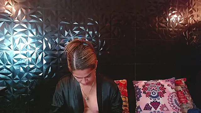 PINK__LOLA1 live