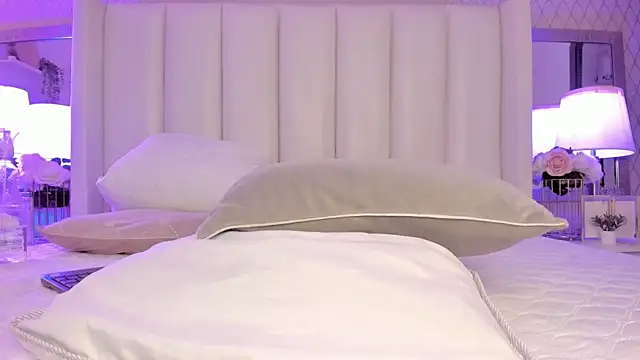 SophiaSmiiths_ live