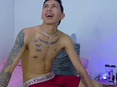 skoook_gray_ live
