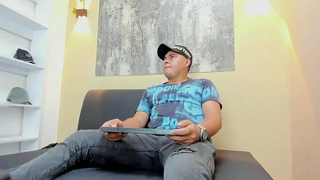 THEO_WOOD3 live