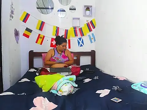 naughty_blackhair live