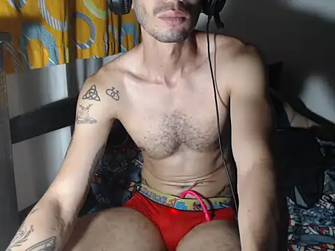 alisterxxx live