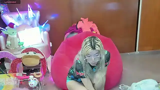 Skinygirl live