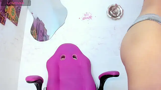 sofiaa_cardenas live