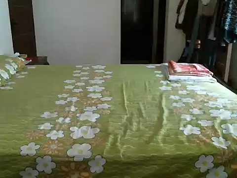 sixfeetslim live