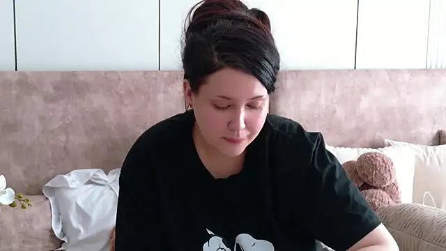 UR_MADDY_ONLINE live