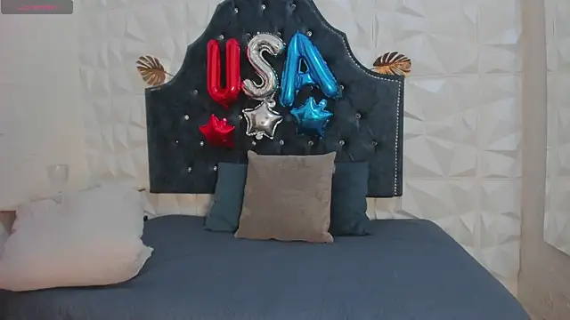 Chloe_moon1 live