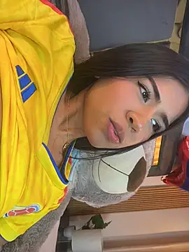 Doll_Maddy_ live