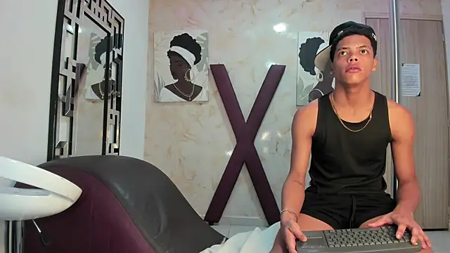 BLACK_AND_WHITET live