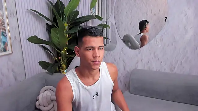 Noah_sexhotty live