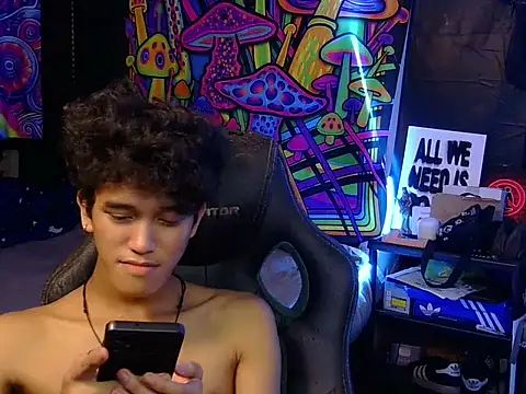 hugekenbigcock live