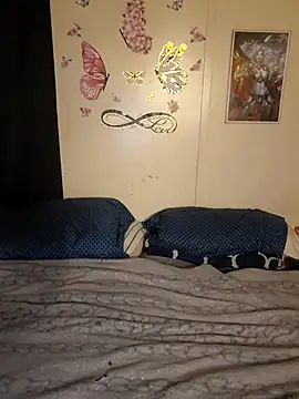 Shy_Naughty_Girl live