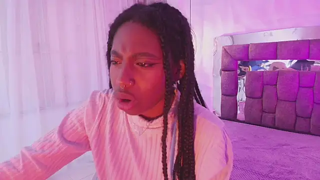 Queen_perla_ live