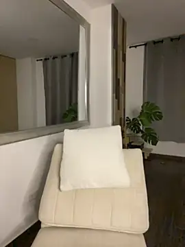 _HannahFox_ live