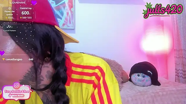 Julls420_ live