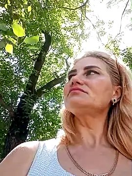 JennyOMay live