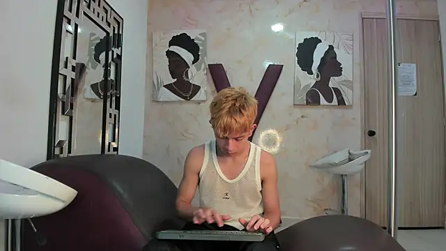 BLACK_AND_WHITET live