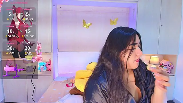 LilyWhitney live