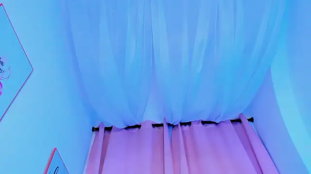 NicoleMadrird live