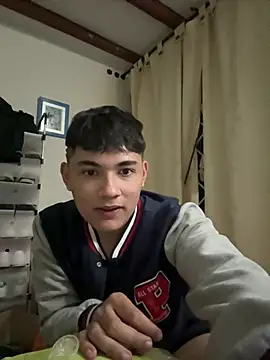 Santiagooo1233 live