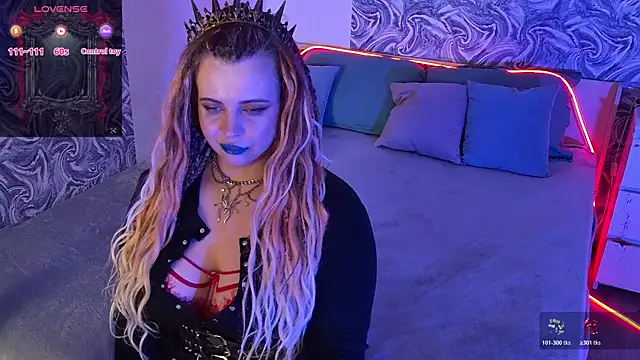 Miss_Maya_Mils live