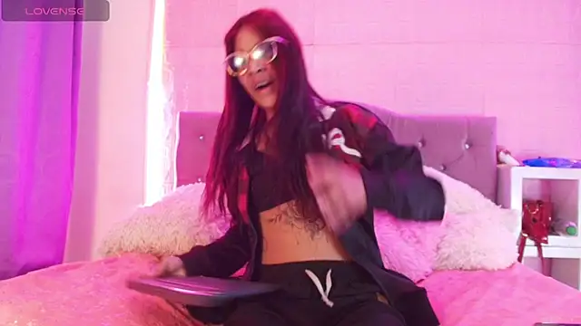 Skinny_slut_Nasty live