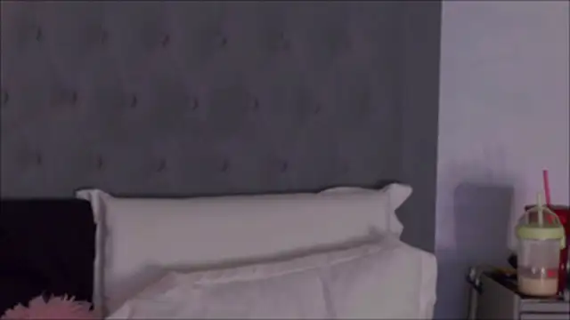 AlexisWhit live