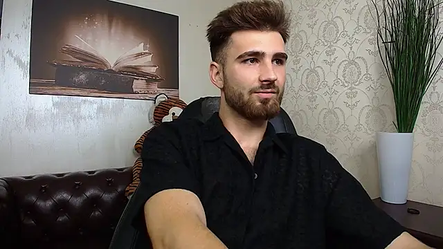 KyloEast live