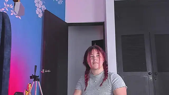 Issa_Clark01 live