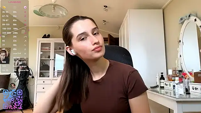 DarlineBrustera live