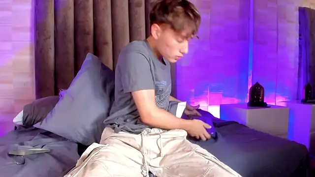 Isaac_Grey live
