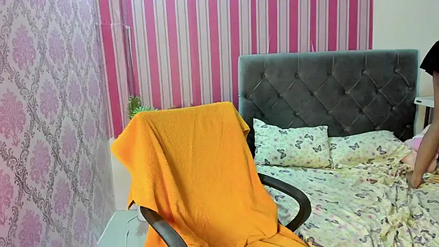 Mica_Jones live