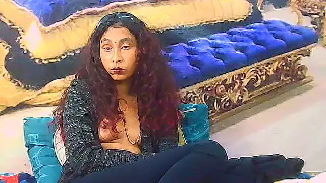 IndianSexyButt live