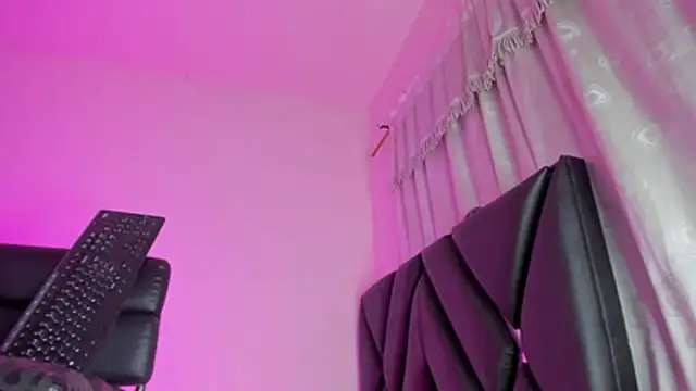stephany_doll_ live