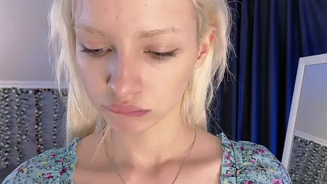 Naomi_Demio live