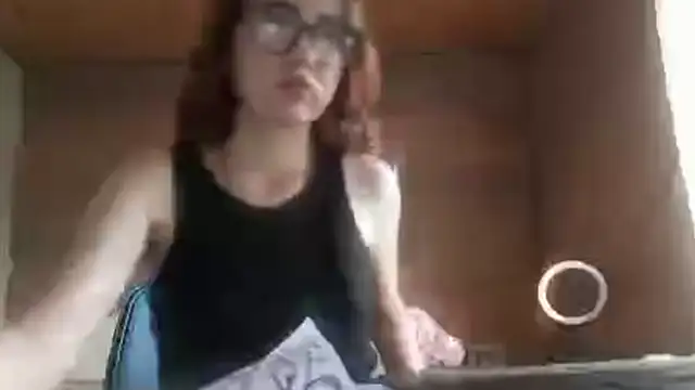 OliviaMoment live