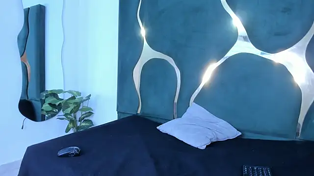 Mila_petiteasm live