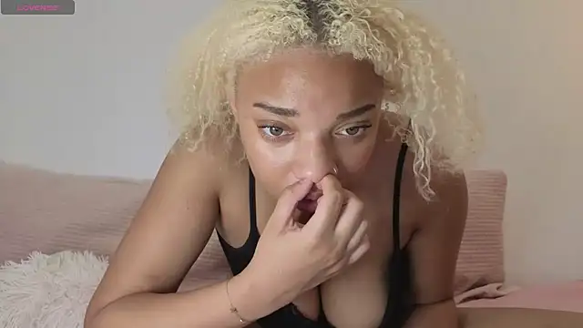 perkyamberx live