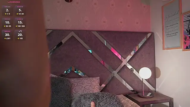 AlinnaJohnson live