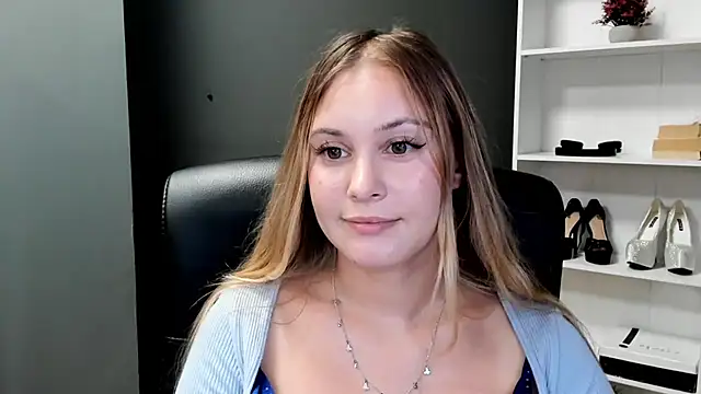 kitty_valeria live