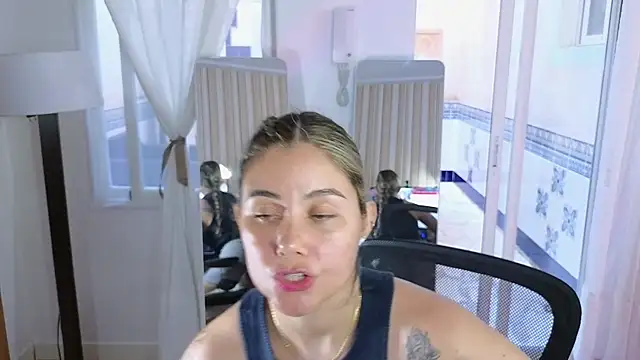 Tawny_cox live