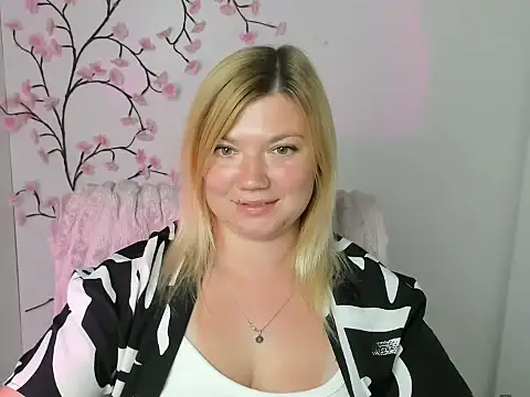 Lola_moree live