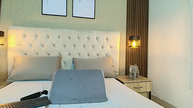 natasha_moreno live