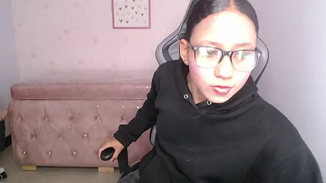 LauraKail_ch live