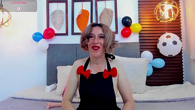 Margott_mature live