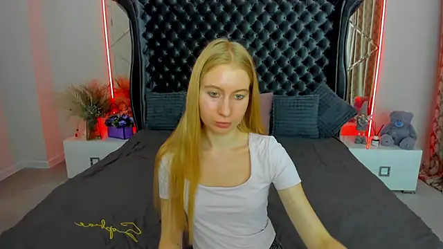 Alina_Blonde live